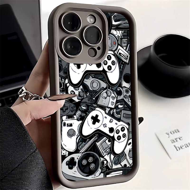 غطاء سيليكون بتصميم وحدة تحكم  - مراجعة Samsung Galaxy A55 وسعره